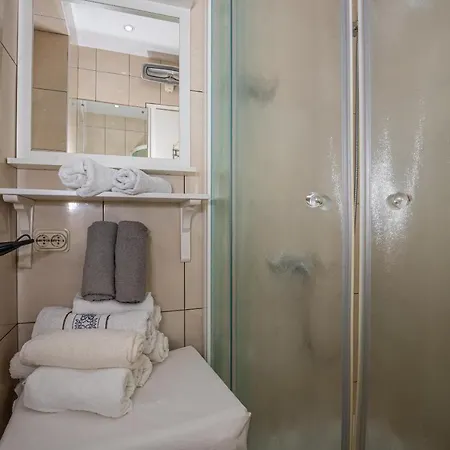 Right On The * Crikvenica