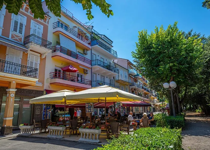 Right On The * Crikvenica